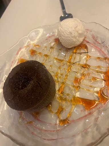 Amoca Linyola · plato de la carta