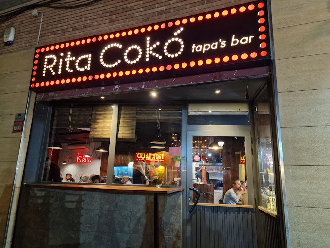 Rita Cokó · sala del restaurant