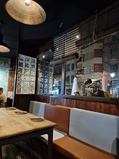 Rita Cokó Lleida · sala del restaurant